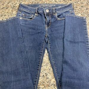 AMERICAN EAGLE skinny jeans. Size 4 long. Good condition.